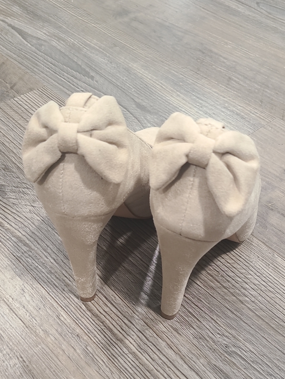 Katlui Suede Heels with Bow Size 9 EUR 39